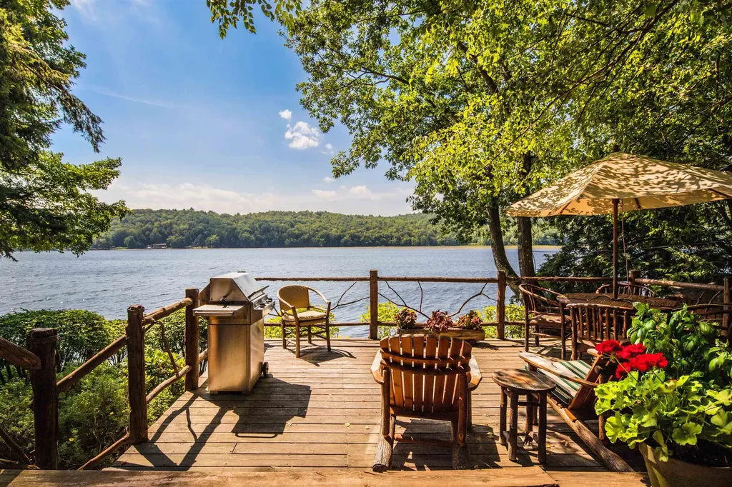 289 Ledgemere Point Hubbardton VT 05732