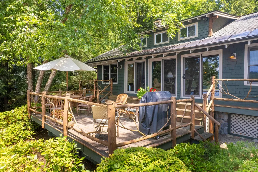 289 Ledgemere Point Hubbardton VT 05732