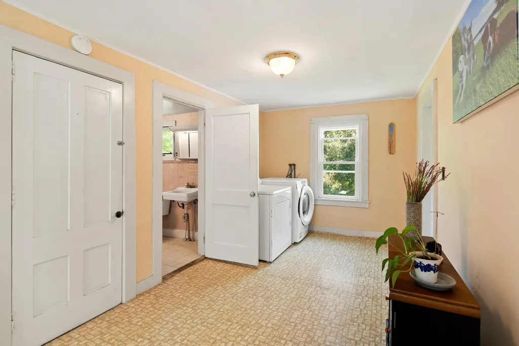 579 Crown Point Road Bridport VT 05734