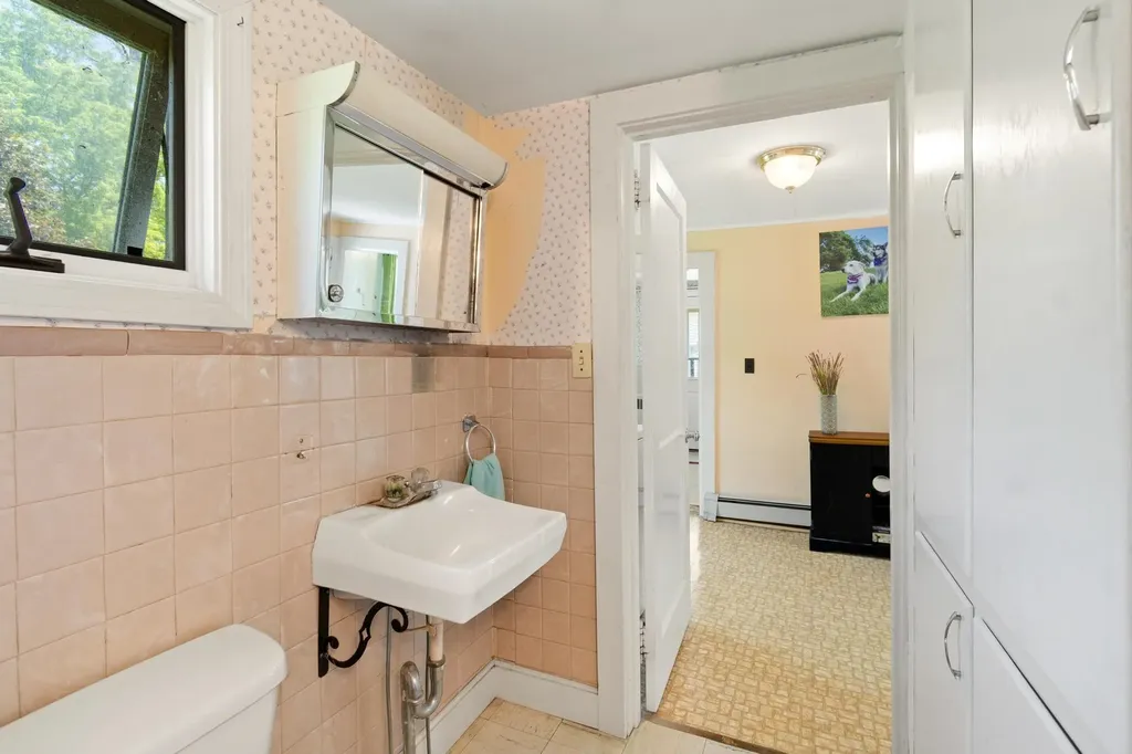 579 Crown Point Road Bridport VT 05734