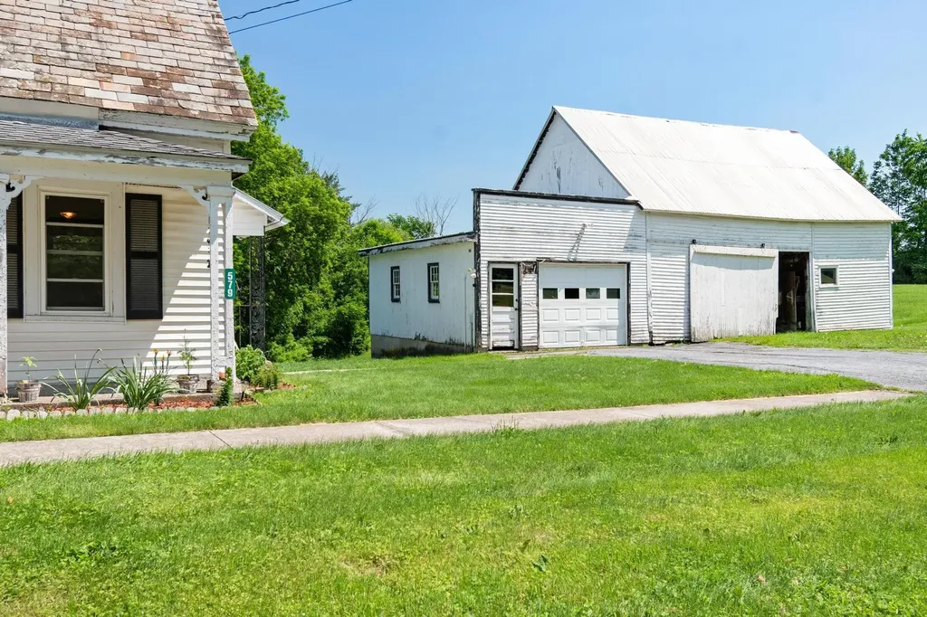 579 Crown Point Road Bridport VT 05734