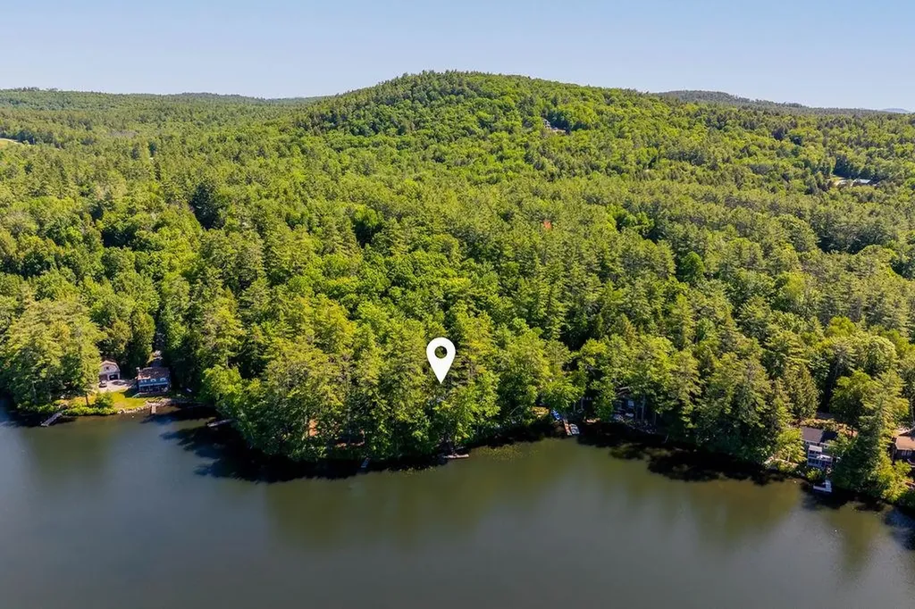 49/51 Northshore Road Sunapee NH 03782
