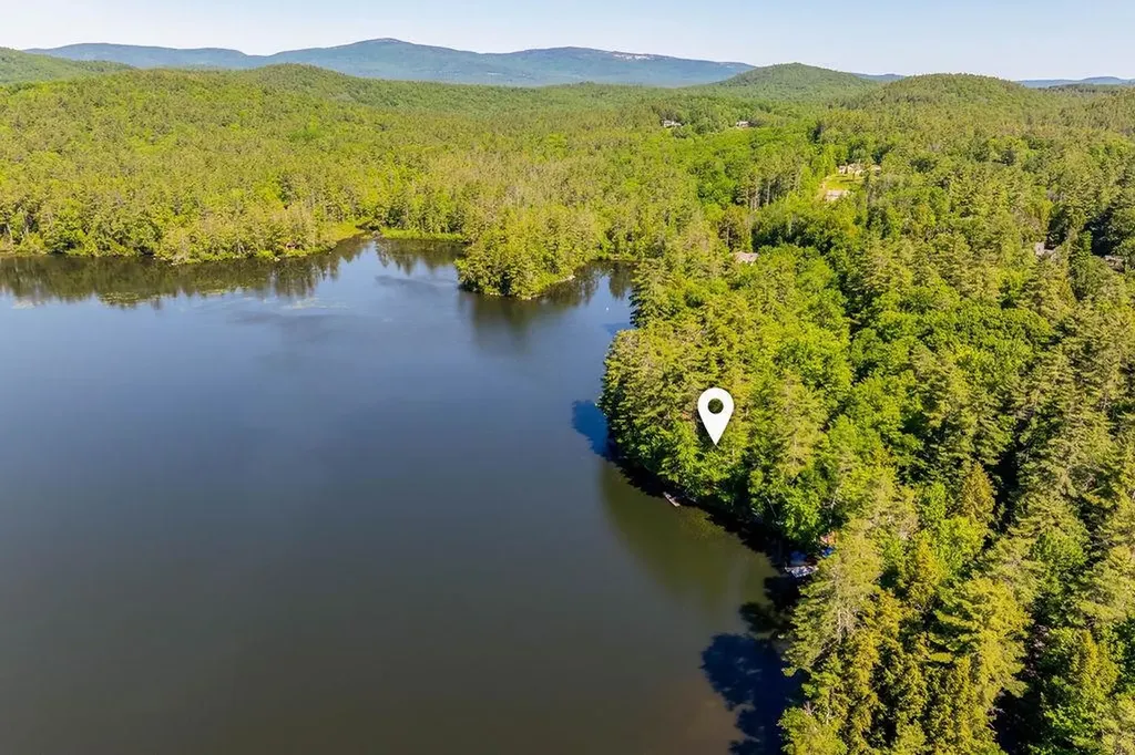 49/51 Northshore Road Sunapee NH 03782