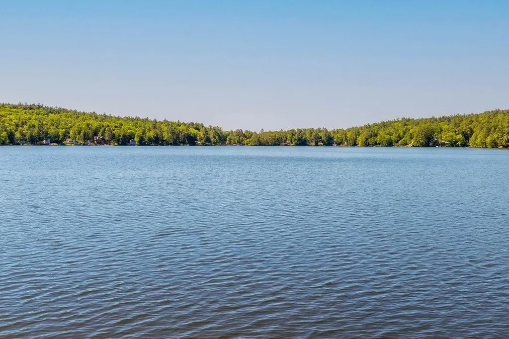 49/51 Northshore Road Sunapee NH 03782