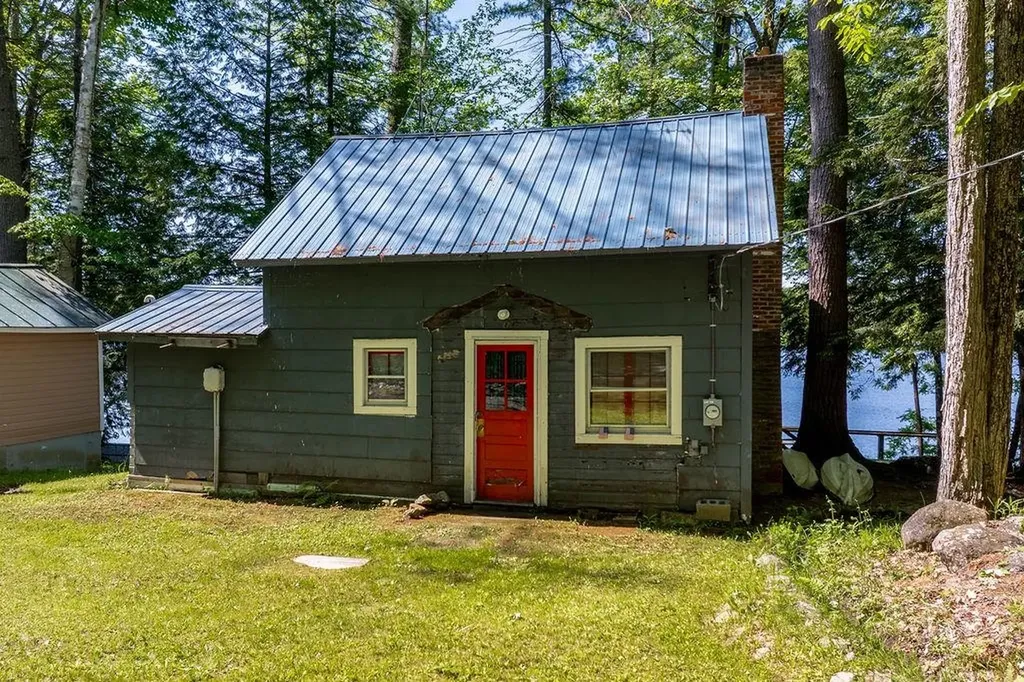 49/51 Northshore Road Sunapee NH 03782
