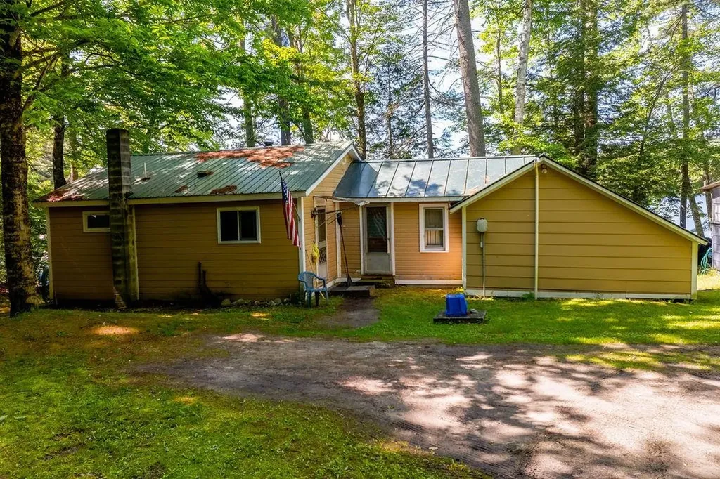 49/51 Northshore Road Sunapee NH 03782