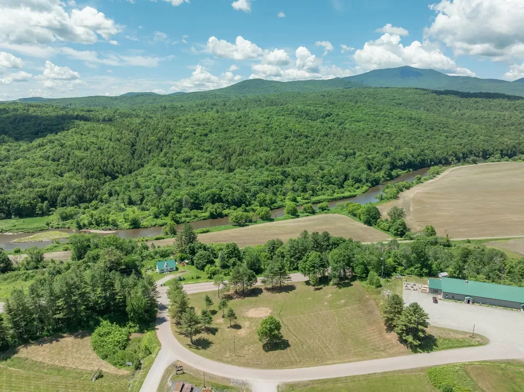 00 Vfw Drive Hyde Park VT 05655