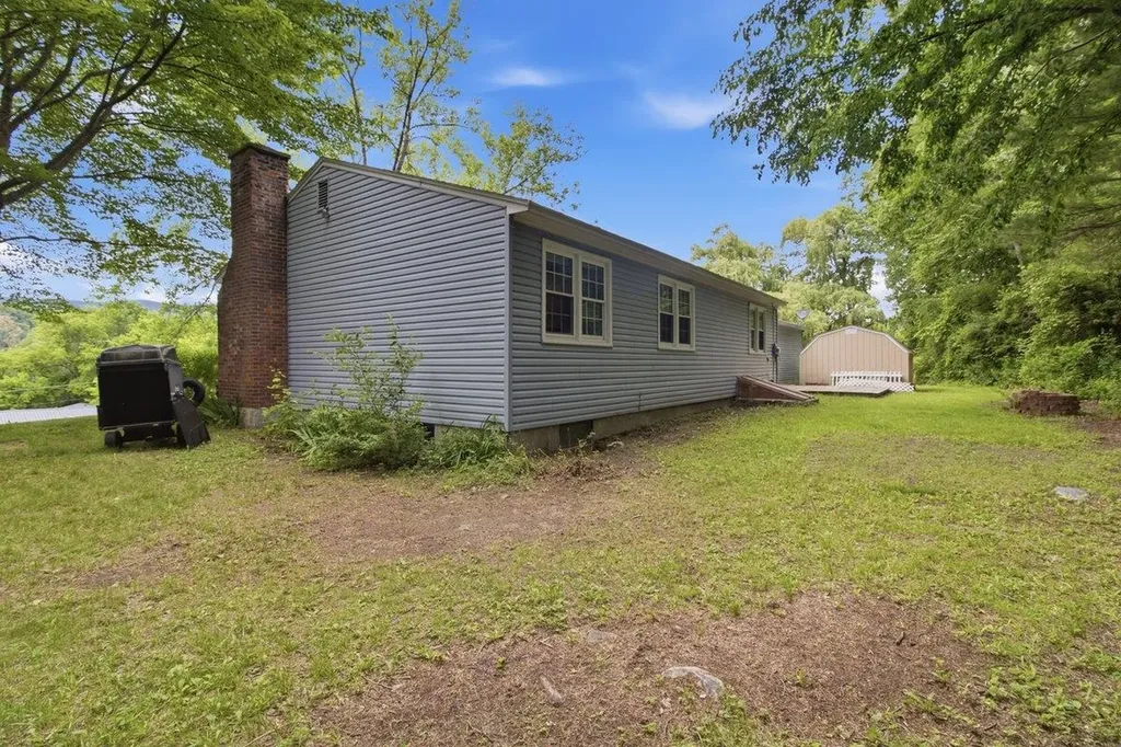 110 State Line Drive Pownal VT 05261