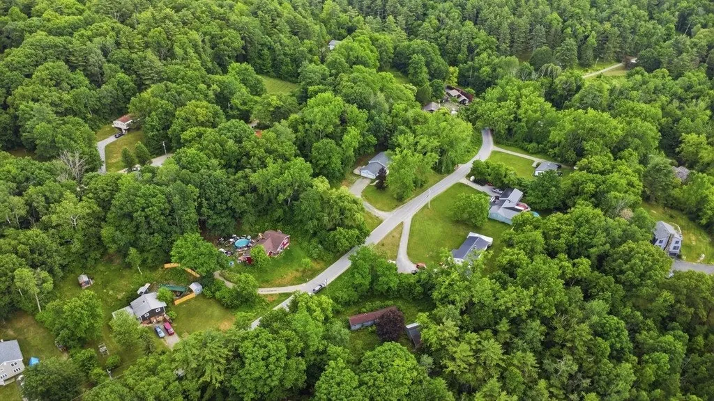 110 State Line Drive Pownal VT 05261
