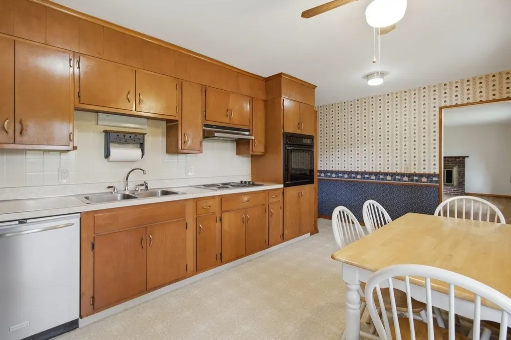 110 State Line Drive Pownal VT 05261