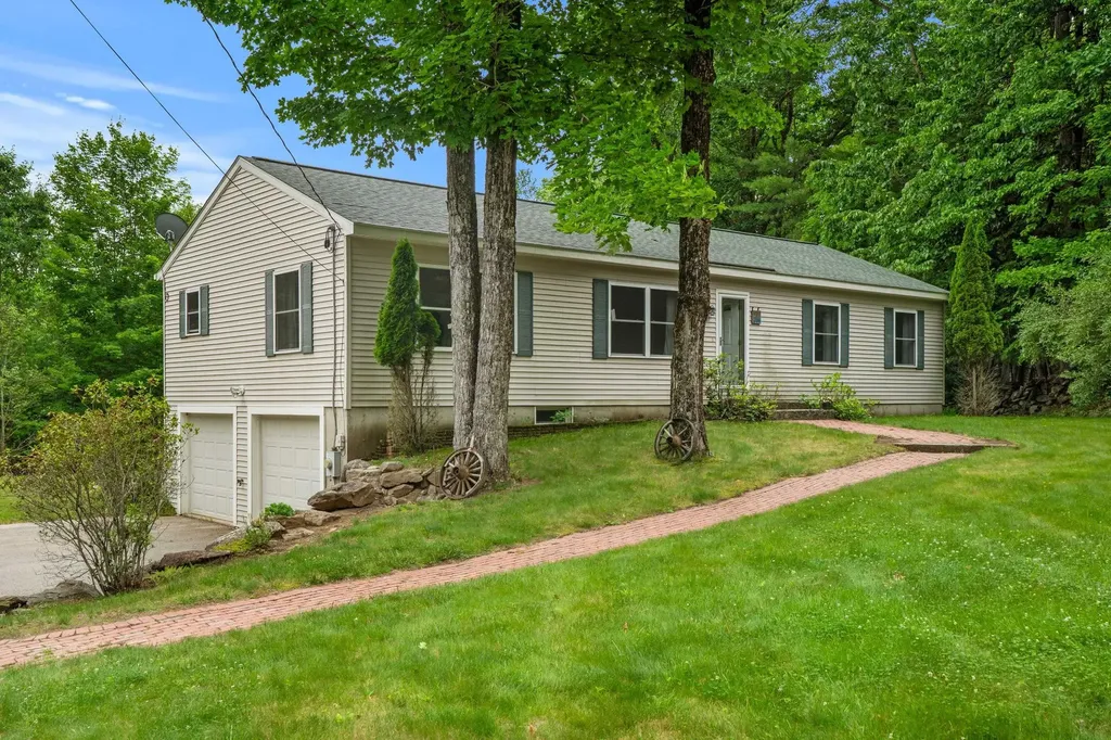 51 Rockland Road Weare NH 03281