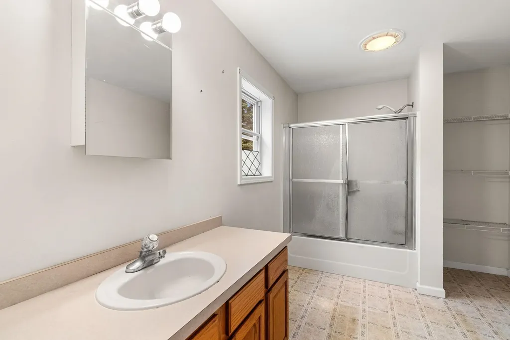 51 Rockland Road Weare NH 03281