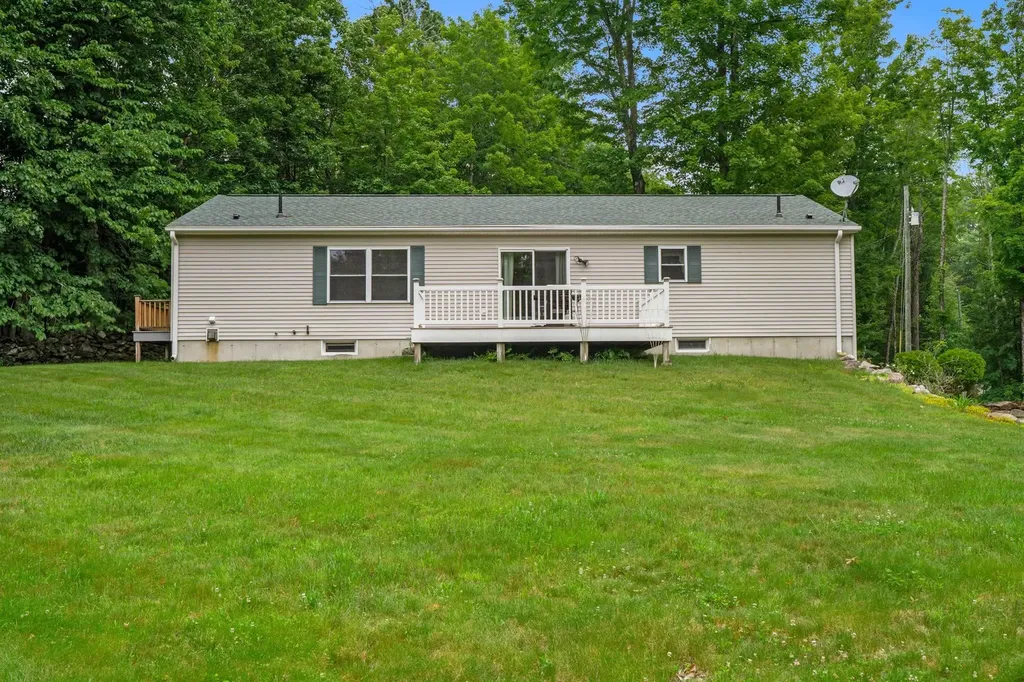 51 Rockland Road Weare NH 03281