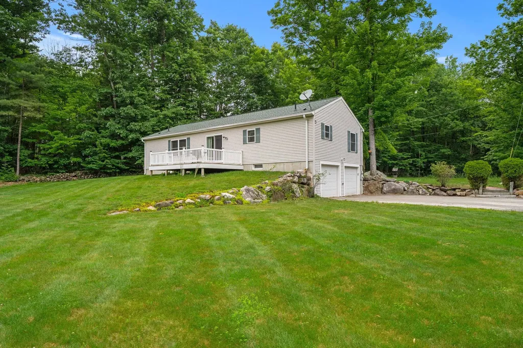 51 Rockland Road Weare NH 03281