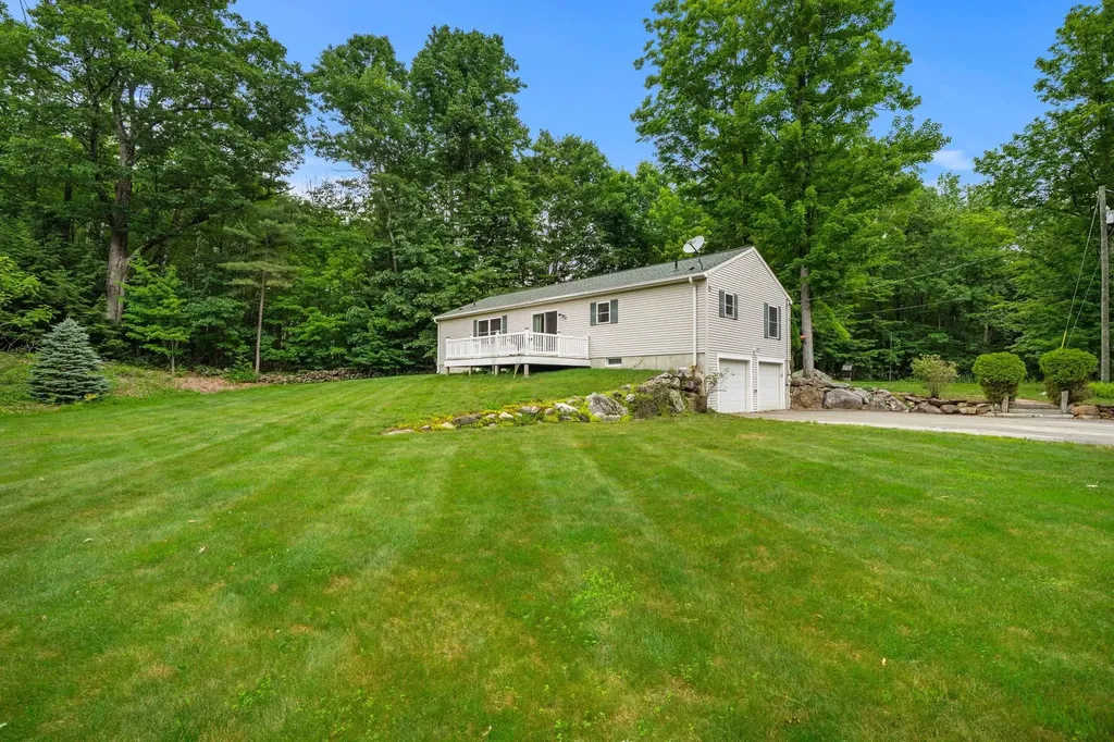 51 Rockland Road Weare NH 03281