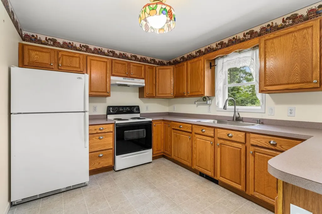 51 Rockland Road Weare NH 03281