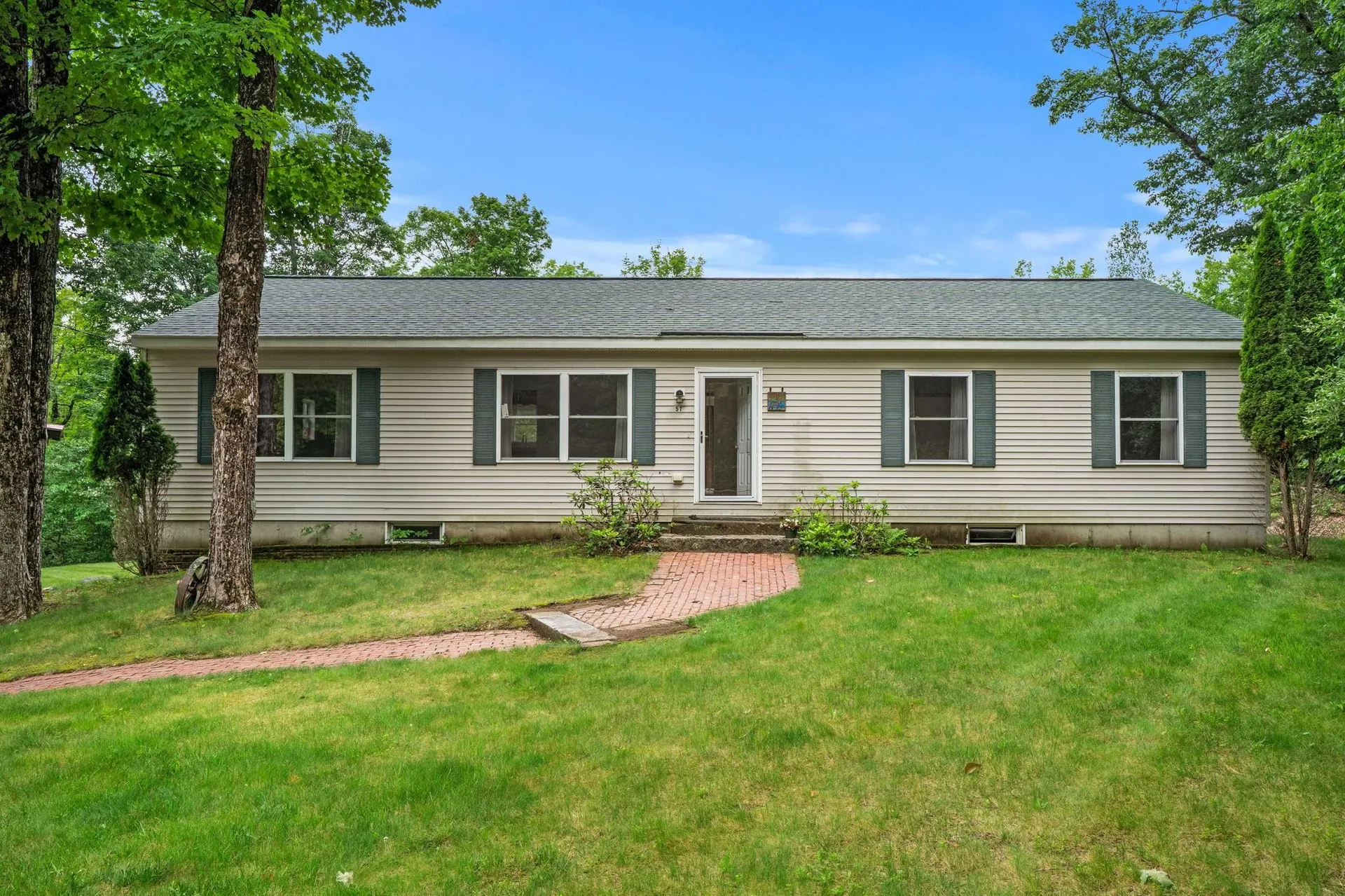 51 Rockland Road Weare NH 03281