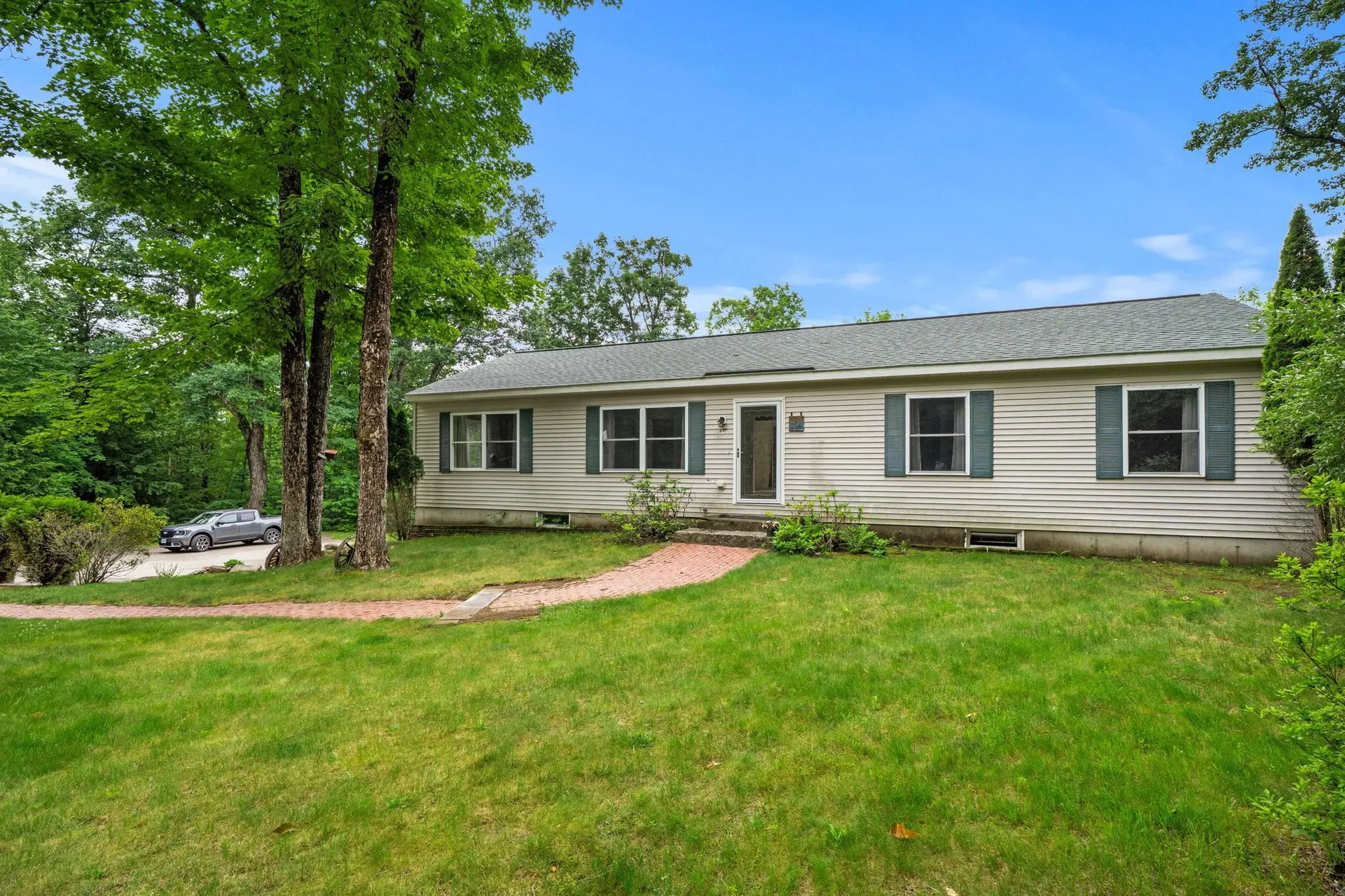 51 Rockland Road Weare NH 03281