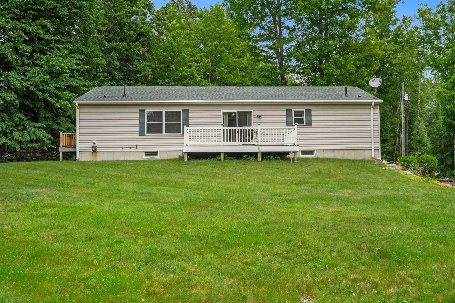 51 Rockland Road Weare NH 03281