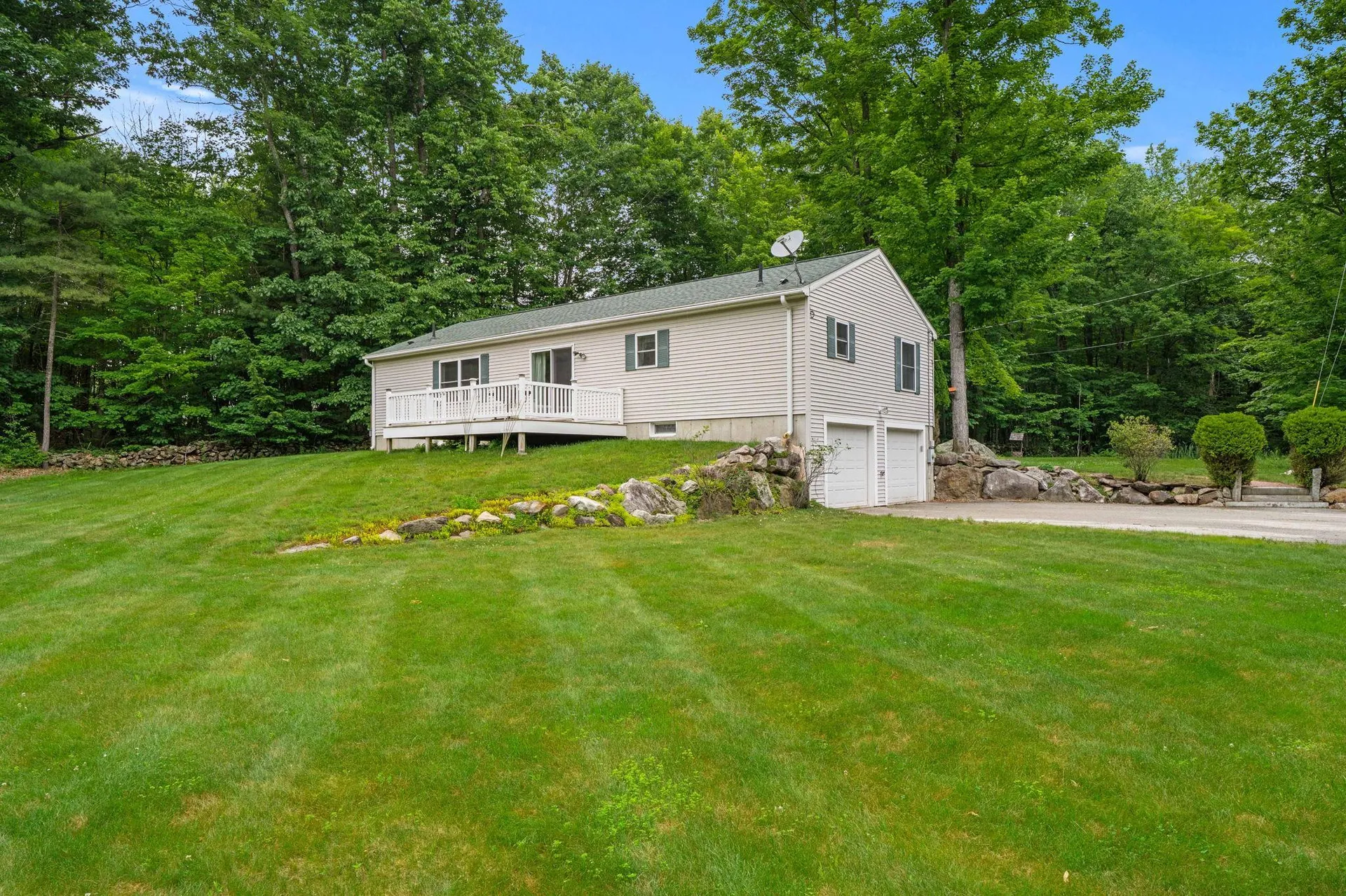 51 Rockland Road Weare NH 03281