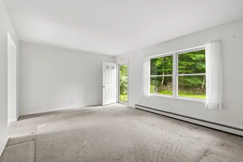 51 Rockland Road Weare NH 03281