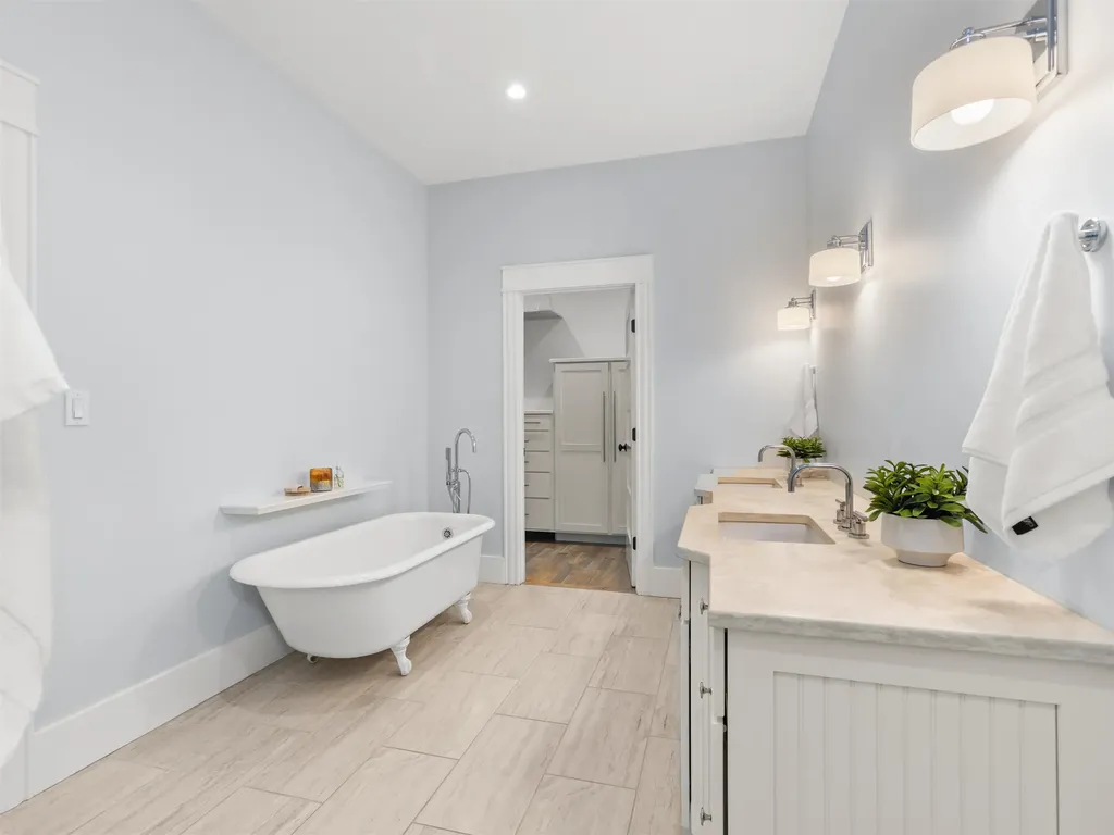 384 Winnacunnet Road Hampton NH 03842
