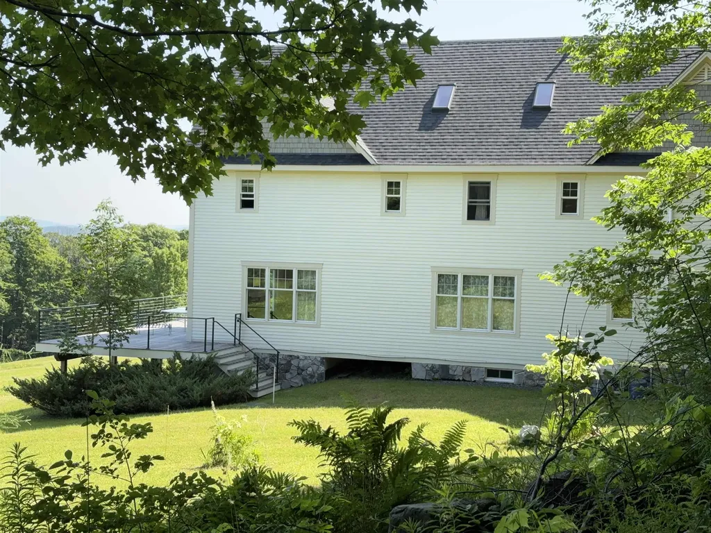 400 Green Bay Loop Peacham VT 05862