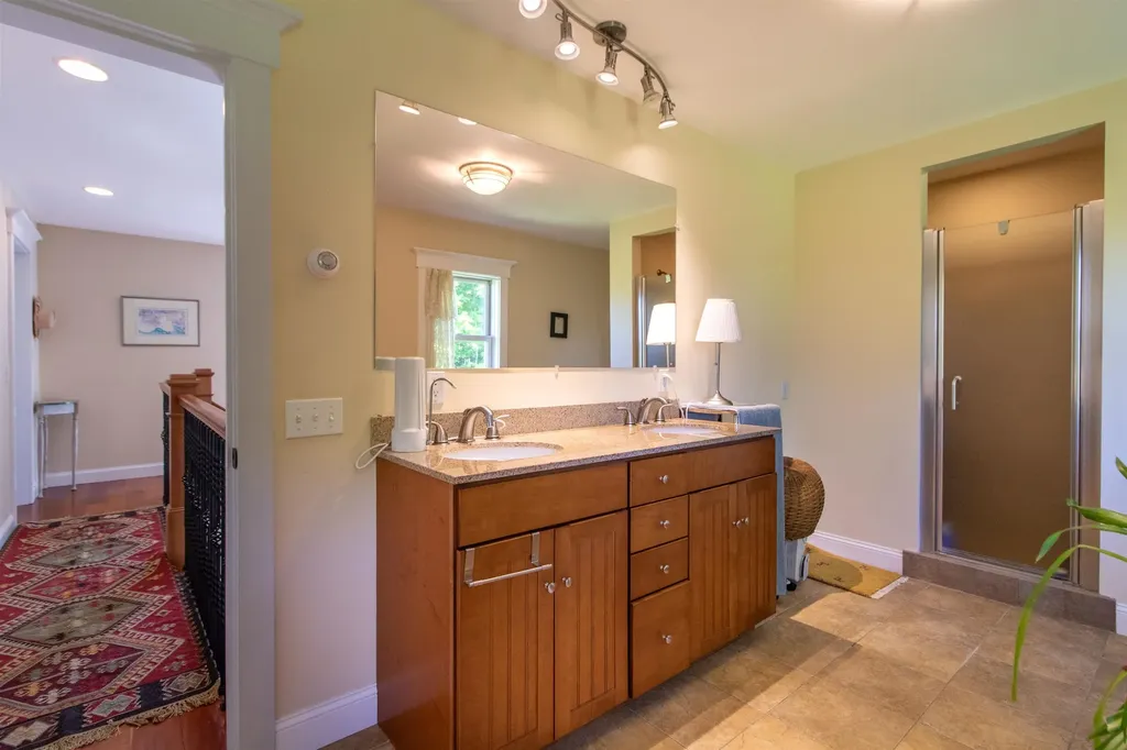 400 Green Bay Loop Peacham VT 05862