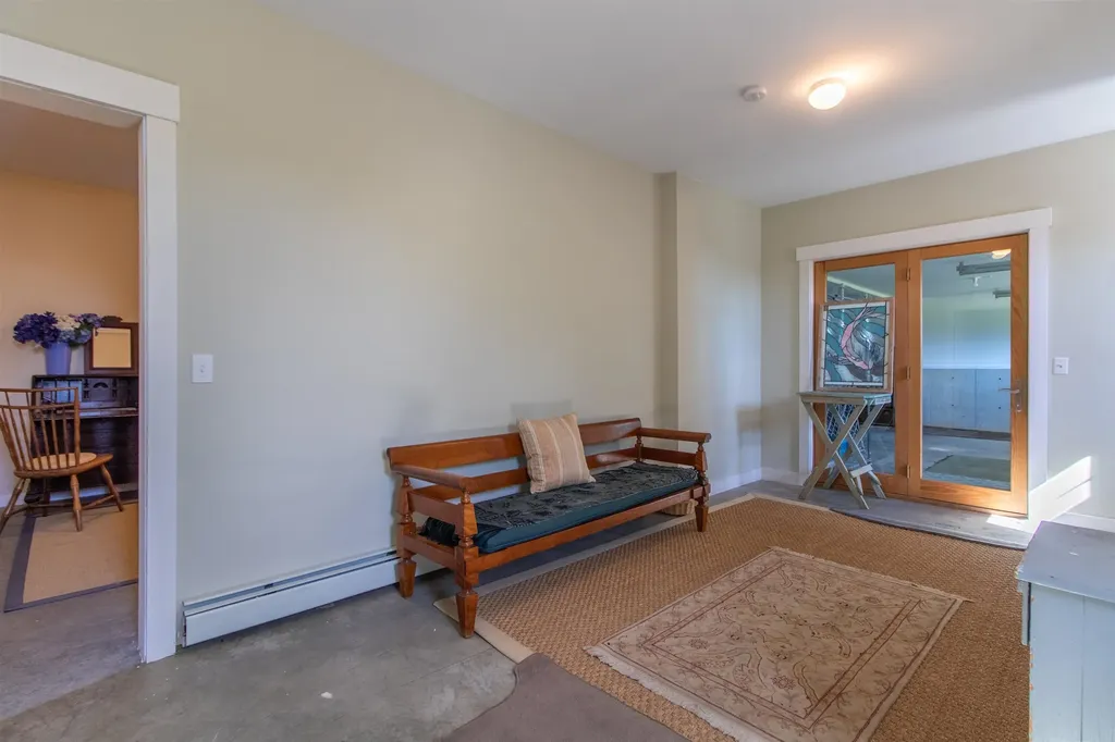 400 Green Bay Loop Peacham VT 05862