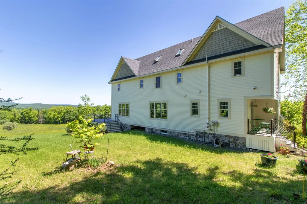 400 Green Bay Loop Peacham VT 05862