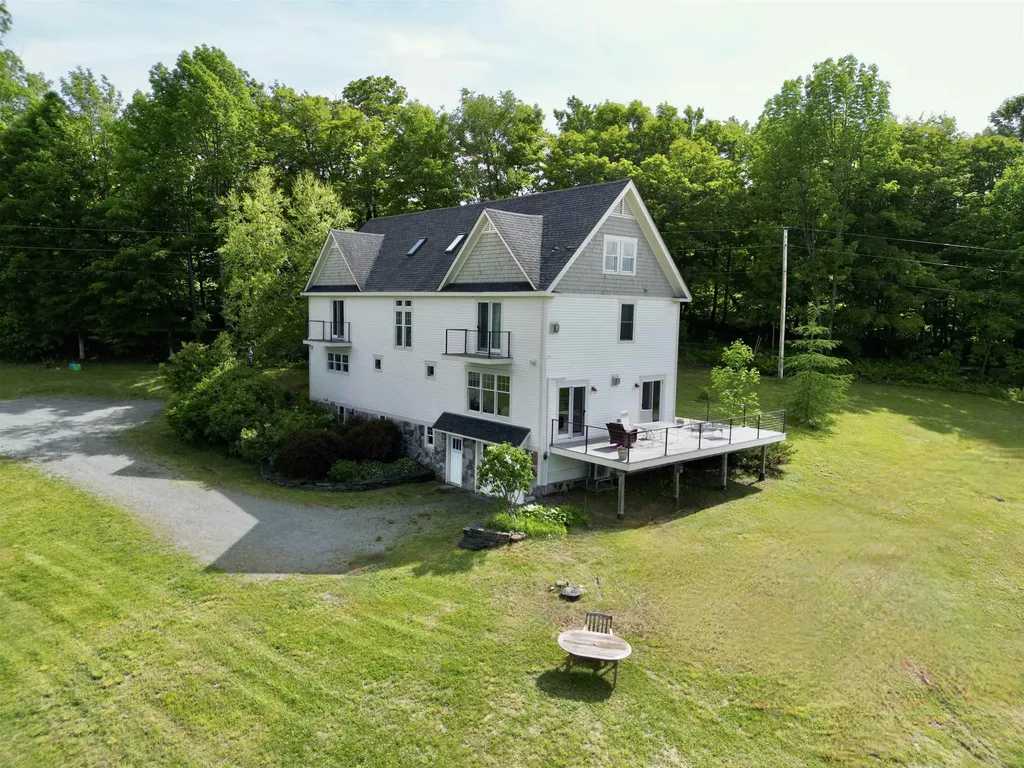 400 Green Bay Loop Peacham VT 05862