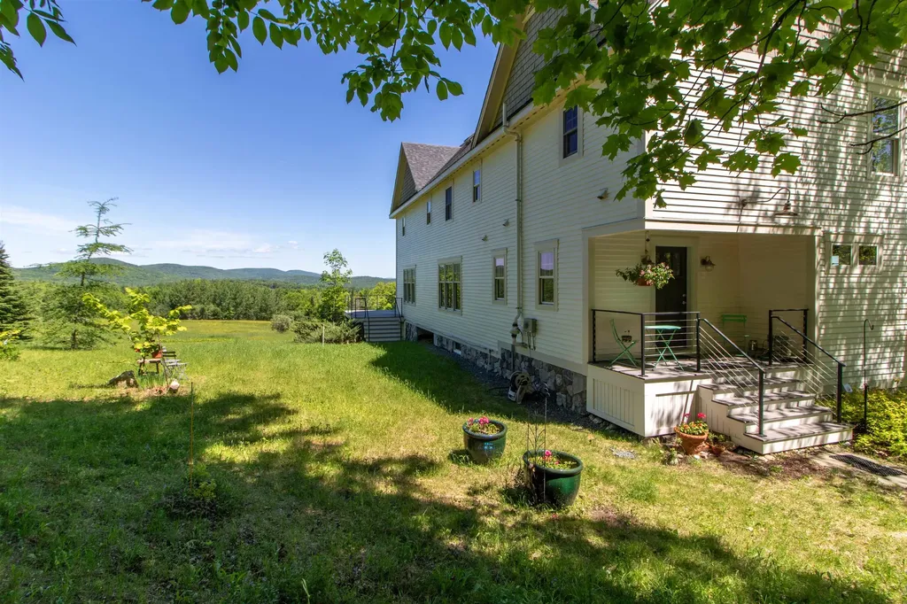 400 Green Bay Loop Peacham VT 05862
