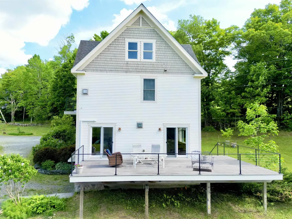 400 Green Bay Loop Peacham VT 05862