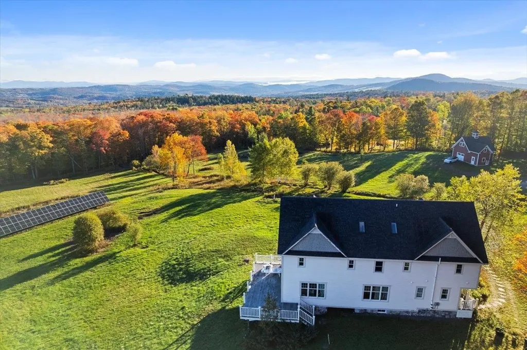400 Green Bay Loop Peacham VT 05862