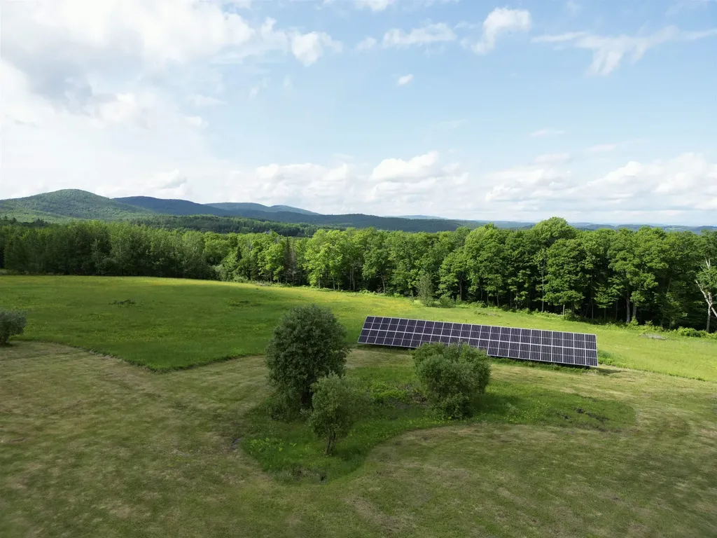400 Green Bay Loop Peacham VT 05862