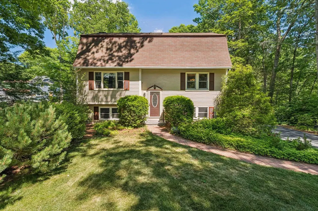 29 Wild Pasture Road Kensington NH 03833