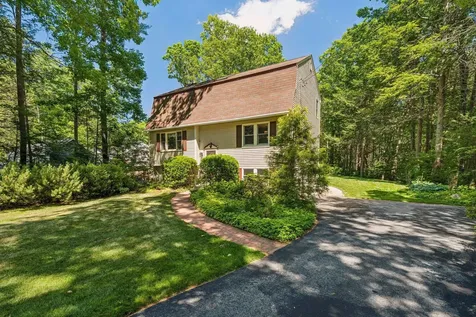 29 Wild Pasture Road Kensington NH 03833