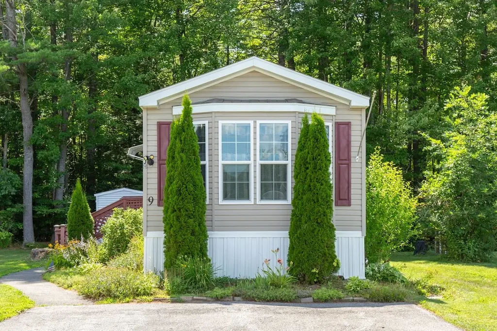 9 Chancellor Drive Concord NH 03303