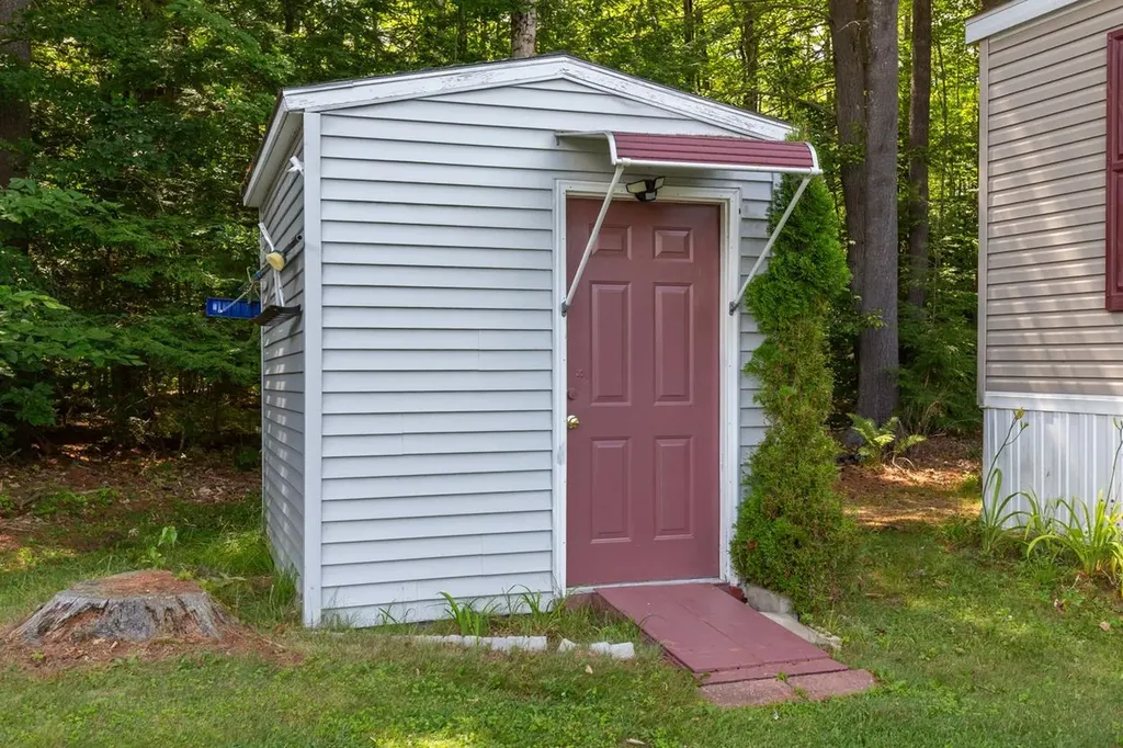 9 Chancellor Drive Concord NH 03303