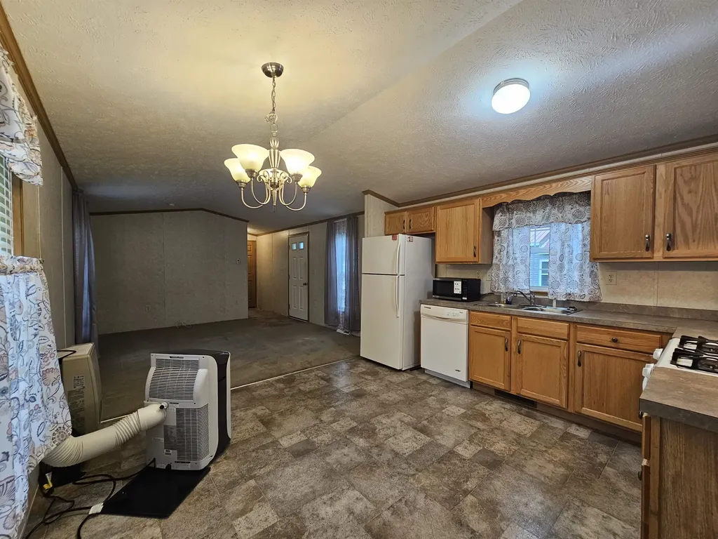 9 Chancellor Drive Concord NH 03303