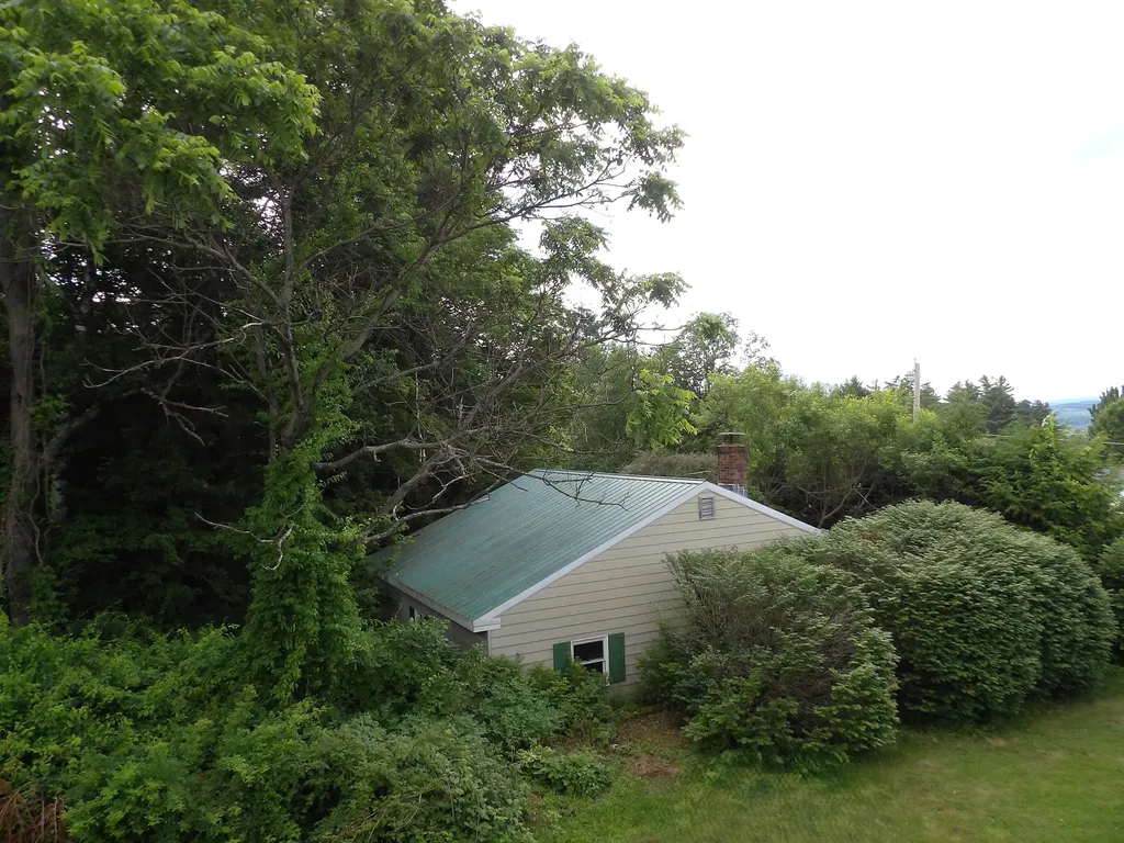 77 Ridge Avenue Claremont NH 03743-5505