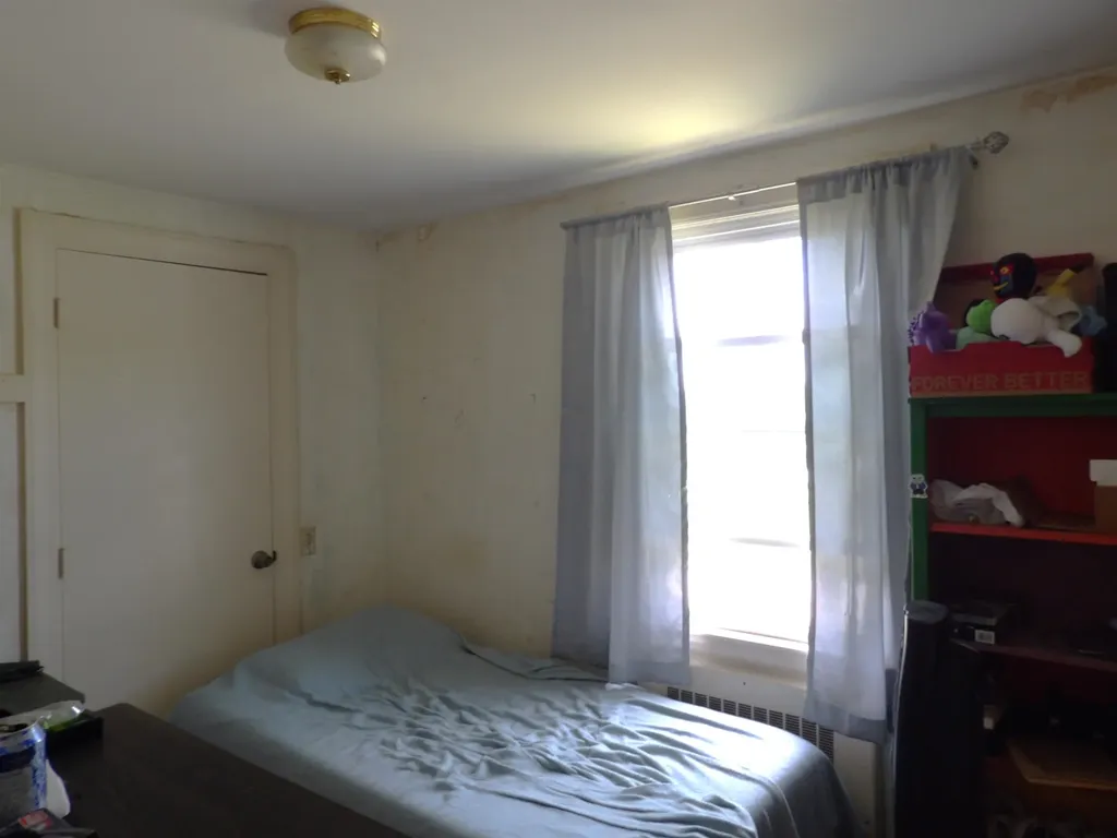 77 Ridge Avenue Claremont NH 03743-5505