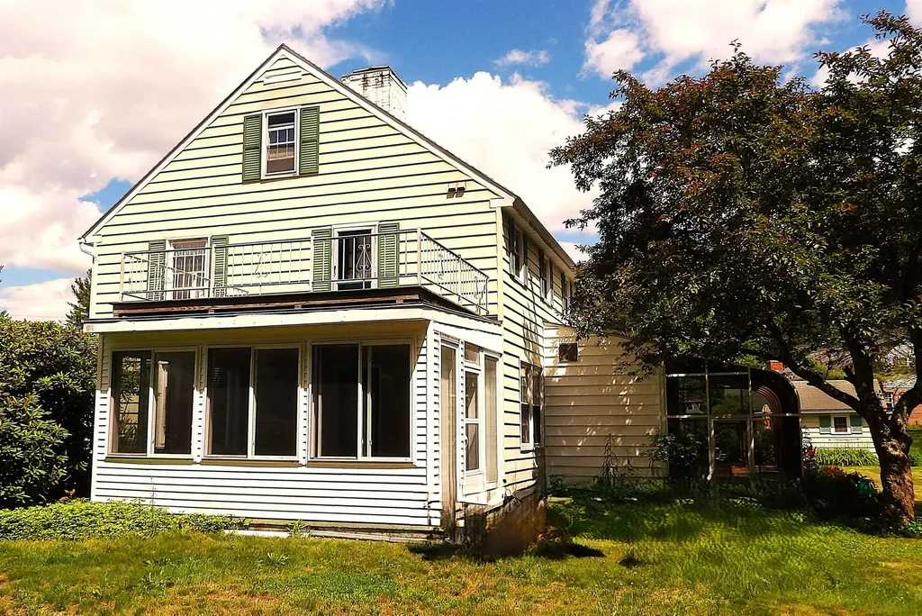 77 Ridge Avenue Claremont NH 03743-5505