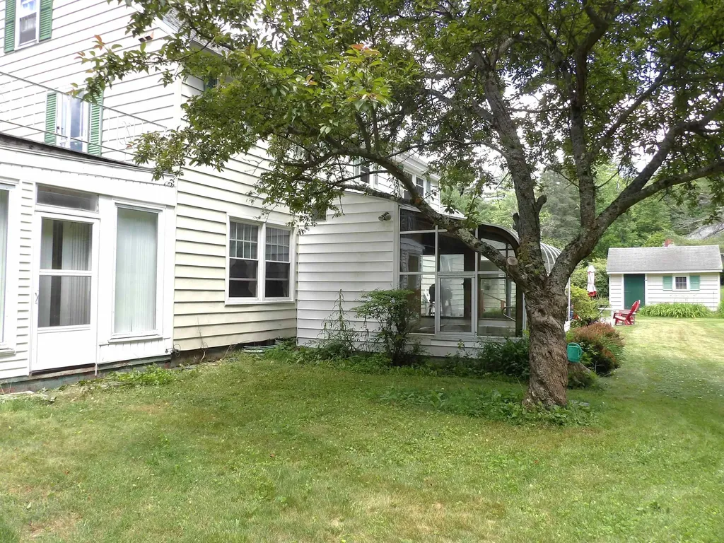 77 Ridge Avenue Claremont NH 03743-5505