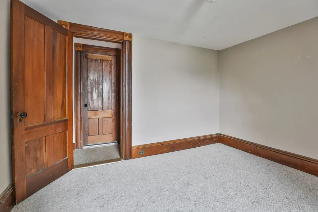 516 Lake Avenue Manchester NH 03103