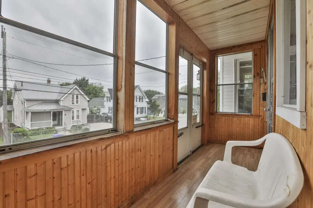 516 Lake Avenue Manchester NH 03103