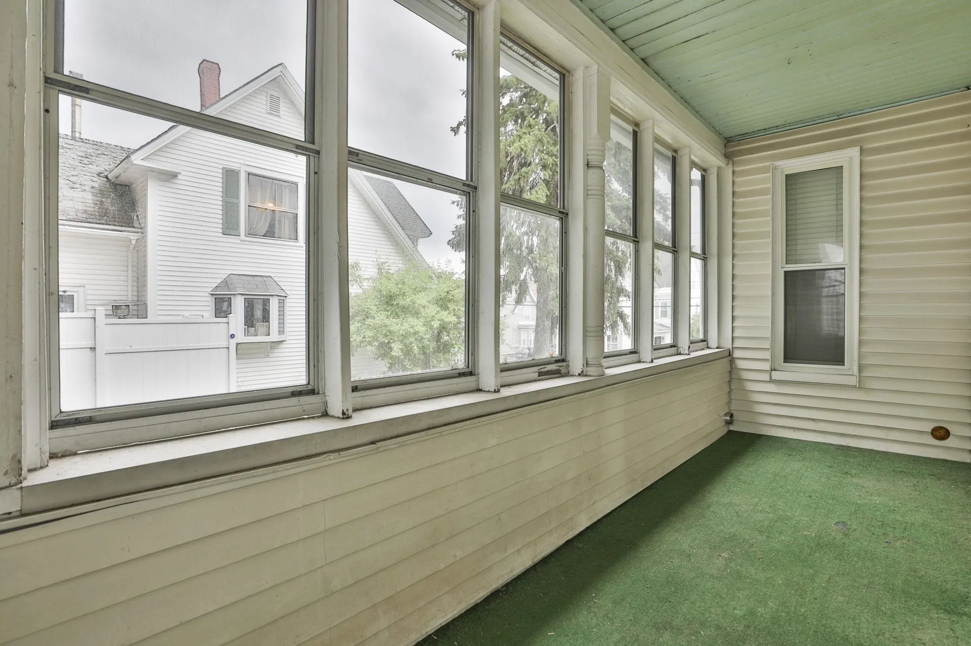 516 Lake Avenue Manchester NH 03103