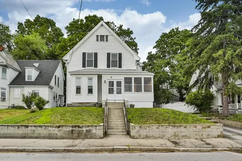 516 Lake Avenue Manchester NH 03103