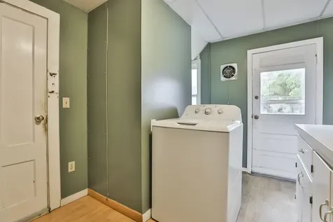 516 Lake Avenue Manchester NH 03103