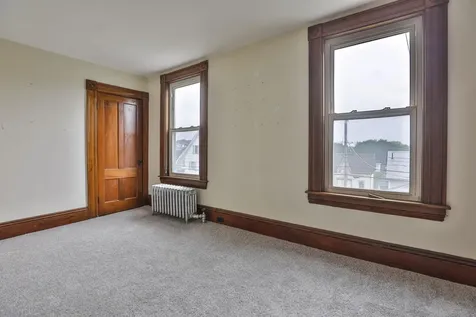 516 Lake Avenue Manchester NH 03103